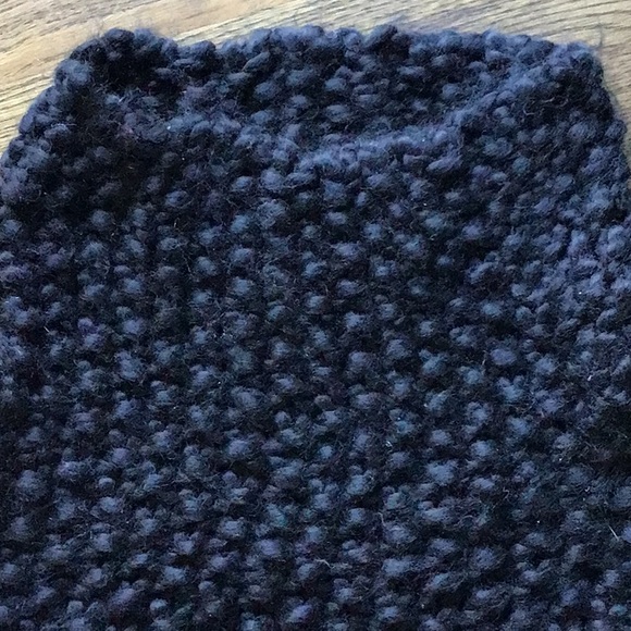 Hand knit soft wool poncho from Uruguay - Picture 2 of 3
